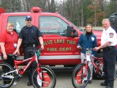 Meijer donates 2 bikes to the SAR team. Steve and Larry pick them up with 1472. Thank you Meijers.